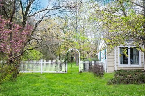 38 Old Nursery Dr, Wilton CT 06897-3831 exterior