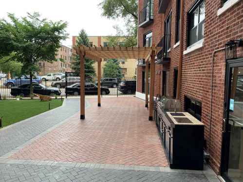 7645 Sheridan Rd, Chicago, IL 60626-1345