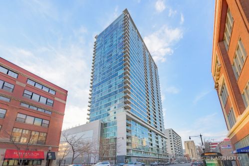 1720 Michigan Ave, Chicago IL  60616-1465 exterior
