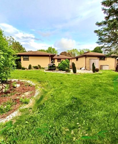 6067 Denmark St, Milwaukee, WI 53225-1608