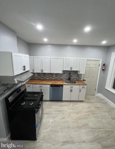 128 Hoffman Ave, Trenton NJ  08618-4008 exterior