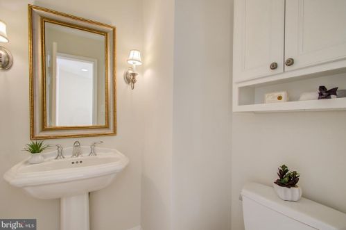 10924 Bloomingdale Dr, Rockville MD 20852-5535 exterior