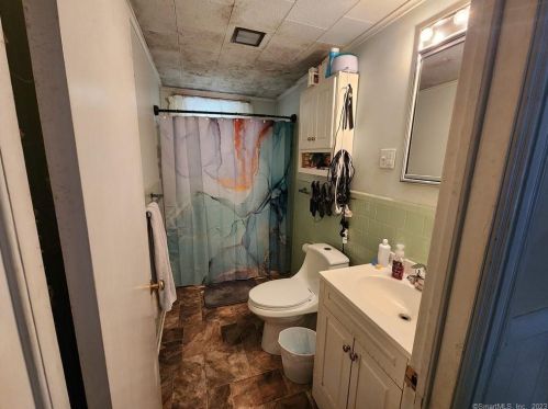 122 Lewis Blvd, Killingly CT 06239-1627 exterior