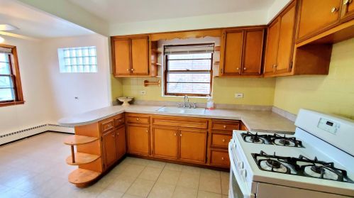 3037 Austin Ave, Chicago IL 60638-1418 exterior