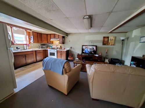 13 Clinton St, Providence RI 02919-4122 exterior