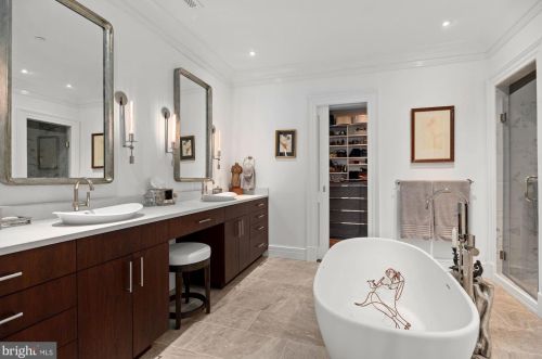 2735 Cathedral Ave, Washington DC  20008-4119 exterior