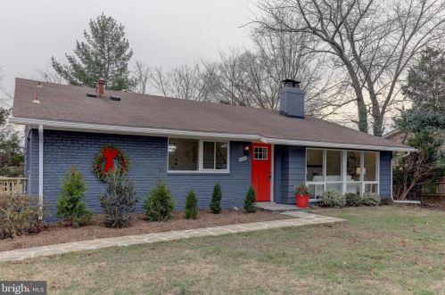 4513 Apple Tree Dr, Alexandria VA  22310-2901 exterior