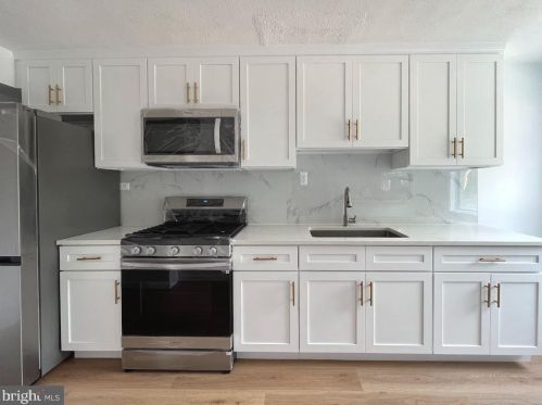 32 Cheltenham Ave, Philadelphia PA 19120-1715 exterior