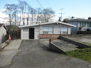 7226 33rd Ave, Seattle WA  98118-3508 exterior