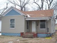 1628 Irving Ave, Springfield MO  65803-1752 exterior