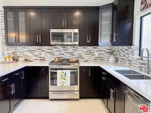 4555 Falkirk Bay, Oxnard CA 93035-3743 exterior