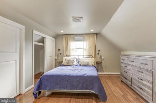 13203 Midway Ave, Rockville MD 20851-1812 exterior