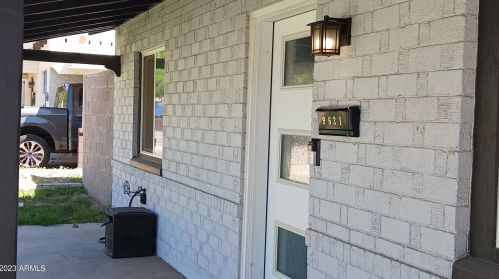 9621 1st Ave, Phoenix AZ  85021-2403 exterior