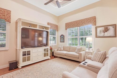 9328 Scarborough Ct, Fort Pierce FL  34986-3360 exterior