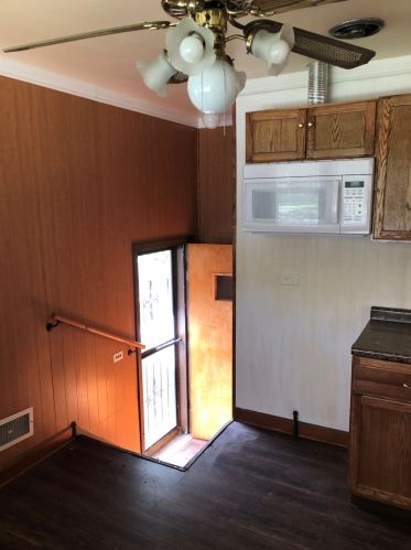 2028 21 Ave, Broadview IL 60153-1474 exterior