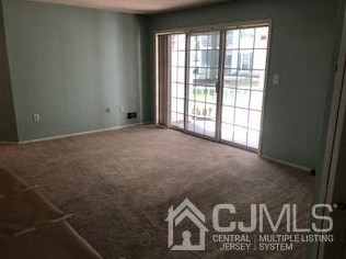 249 Kempsey Dr, New Brunswick NJ  08902-4221 exterior