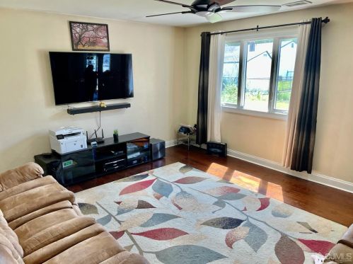 3870 New Brunswick Ave, Piscataway NJ  08854-3421 exterior