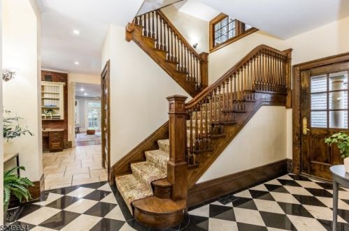 181 Smt Ave, Montclair NJ 07043-1817 exterior