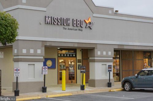 7451 Duddington Dr, Alexandria VA 22315-3849 exterior