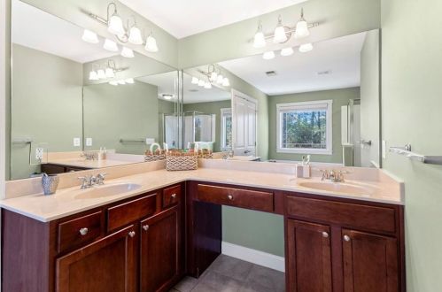 2077 Hatteras Way, Atlanta GA 30318-1085 exterior