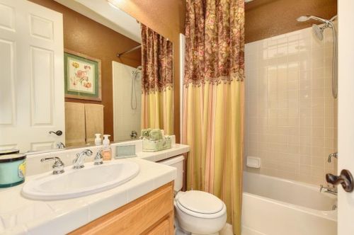 1009 Sandwick Way, Folsom CA 95630-6127 exterior