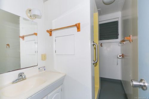 316 Elelupe Rd, Honolulu HI 96821-2211 exterior