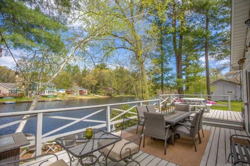 147 Cottage Rd, Enfield CT 06082-2209 exterior