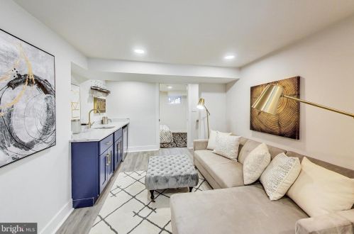 403 Dale Dr, Silver Spring MD  20910-5528 exterior