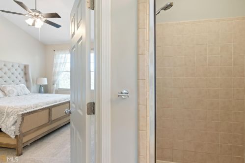 5282 Kershaw Ct, Atlanta GA 30339-6711 exterior