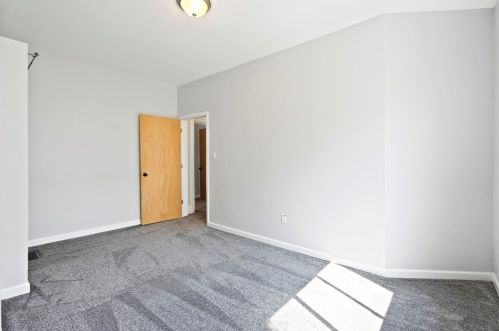 1313 Lowrie St, Pittsburgh PA  15212-4325 exterior