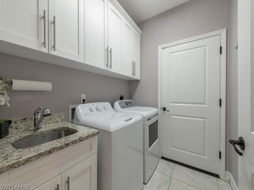 617 12 St, Naples FL 34120-6418 exterior