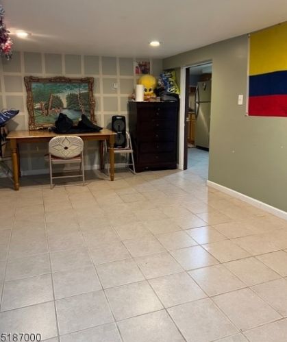 284 Parker St, Newark NJ 07104-1213 exterior