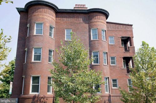 2138 Bancroft Pl, Washington DC  20008-4020 exterior