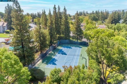 359 Scottsdale Rd, Concord CA 94523-5113 exterior