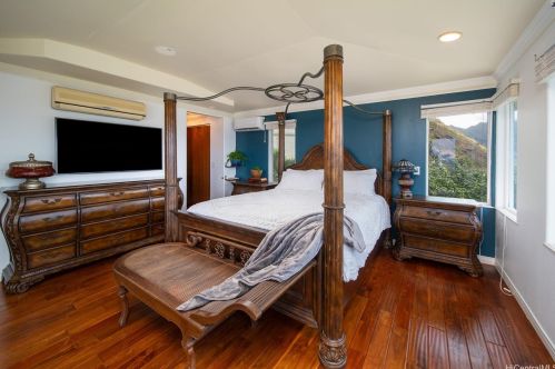 5201 Kuaiwi Pl, Honolulu HI 96821-1560 exterior