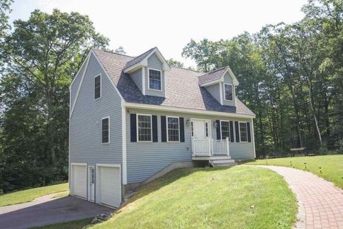 14 Walnut Farm Rd, Newton, NH 03858-4015