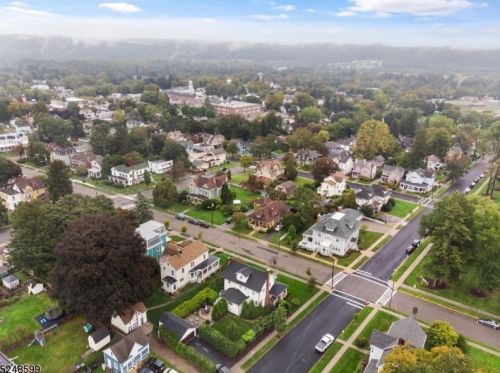 406 Moore St, Hackettstown NJ 07840-2142 exterior