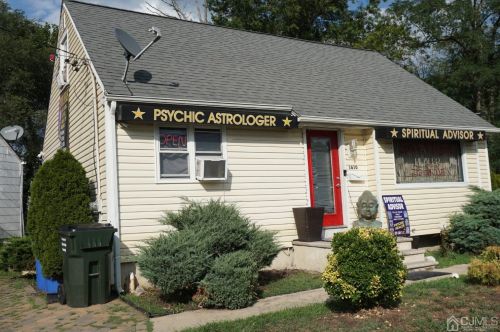 1610 Oak Tree Rd, Iselin NJ 08830-1540 exterior