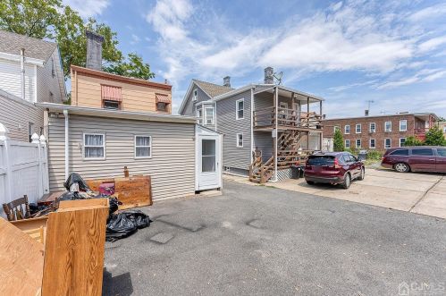 366 Oak St, Perth Amboy NJ 08861-4039 exterior