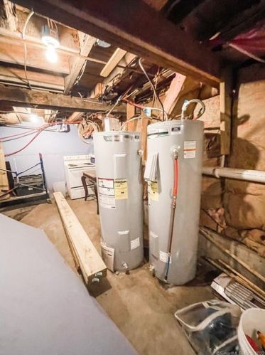 1032 High St, Killingly CT 06239-3018 exterior