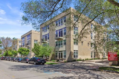 1550 Warren Ave, Milwaukee WI  53202-2296 exterior