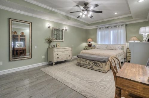 1113 Southwood Dr, Huntsville TX 77340-2452 exterior