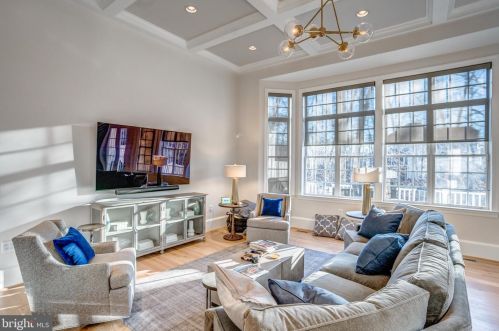 18285 Mullfield Village Ter, Leesburg VA  20176-7466 exterior