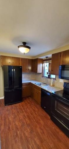 505 Glowood Dr, Pittsburgh, PA 15227-1213