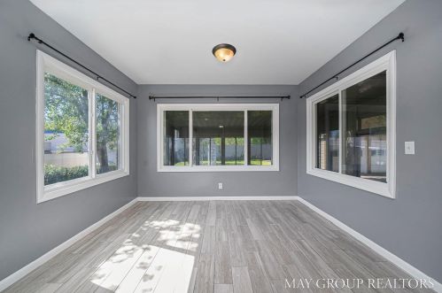 1136 Innes St, Grand Rapids MI 49503-3635 exterior