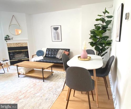 1231 Kater St, Philadelphia PA 19147-1817 exterior