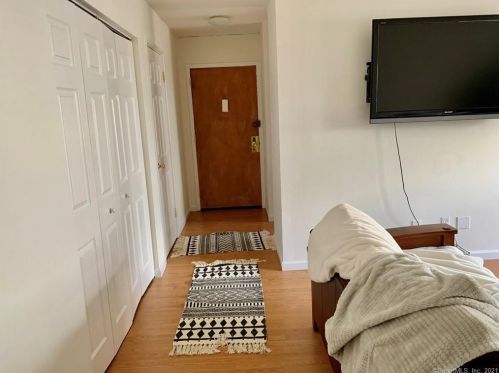 1 Walter Ave, Norwalk CT 06851-4137 exterior