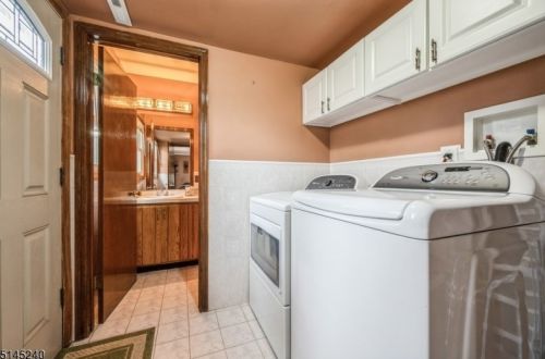 2087 Prospect Ave, Scotch Plains NJ 07076-1203 exterior