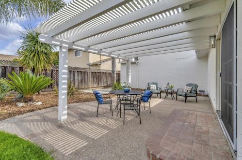 501 Crosslees Dr, San Jose CA  95111-1828 exterior