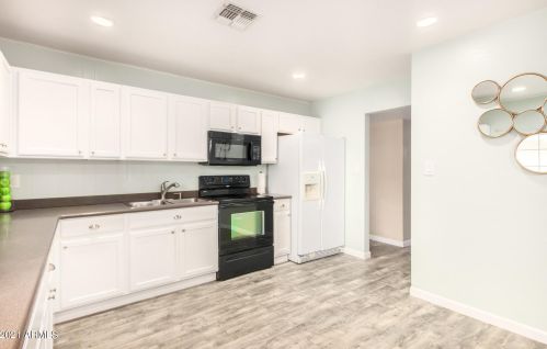 3820 Bethany Home Rd, Phoenix AZ 85015-2507 exterior